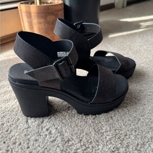 Stylish Black Platform Sandals
